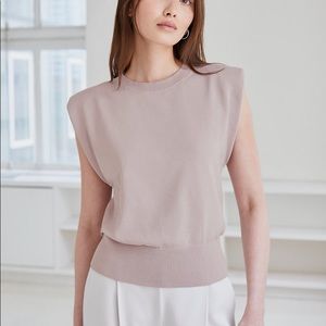 NWT: Aritzia/Babaton MATTE PEARL Sculpt Knit Shoulder Pad Top